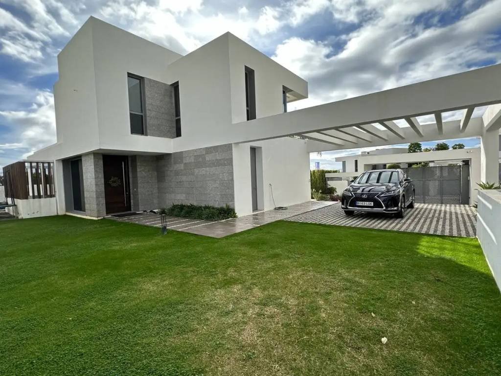 Casa de 435 m² en Estepona