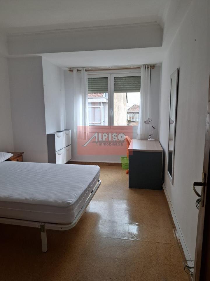 Piso de 85 m² en Ourense