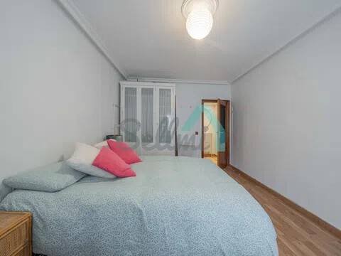 Piso de 96 m² en Oviedo