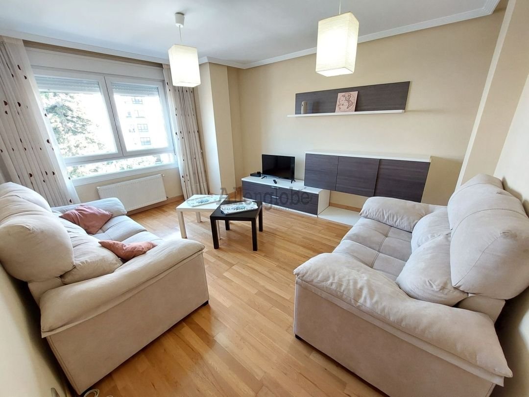 Piso de 58 m² en Oviedo