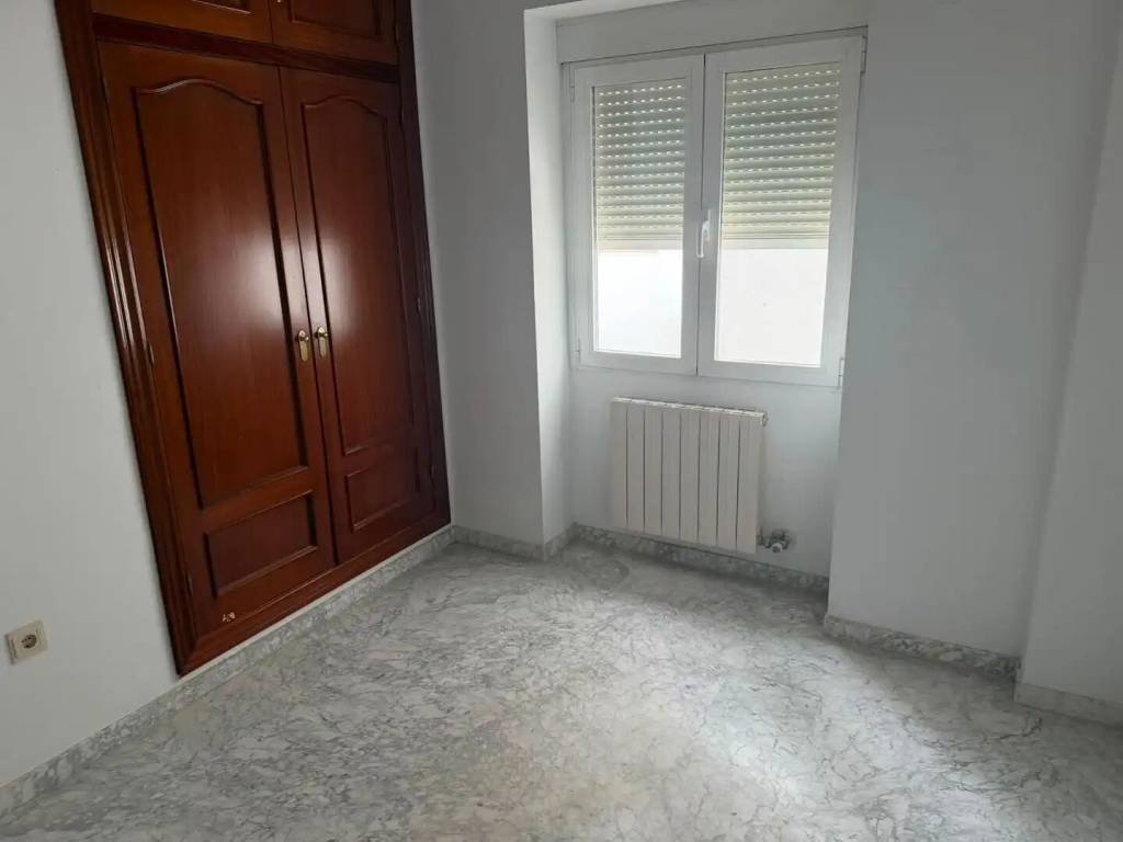 Piso de 130 m² en Granada