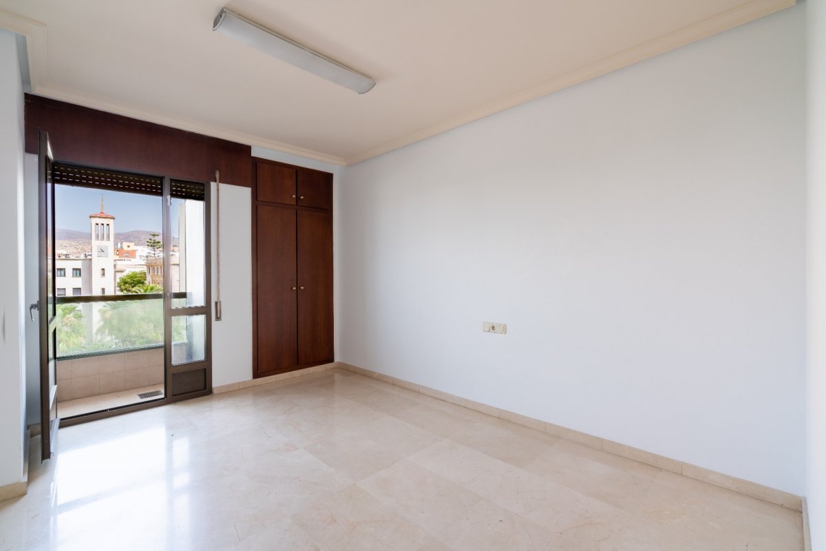 Piso de 218 m² en Almería
