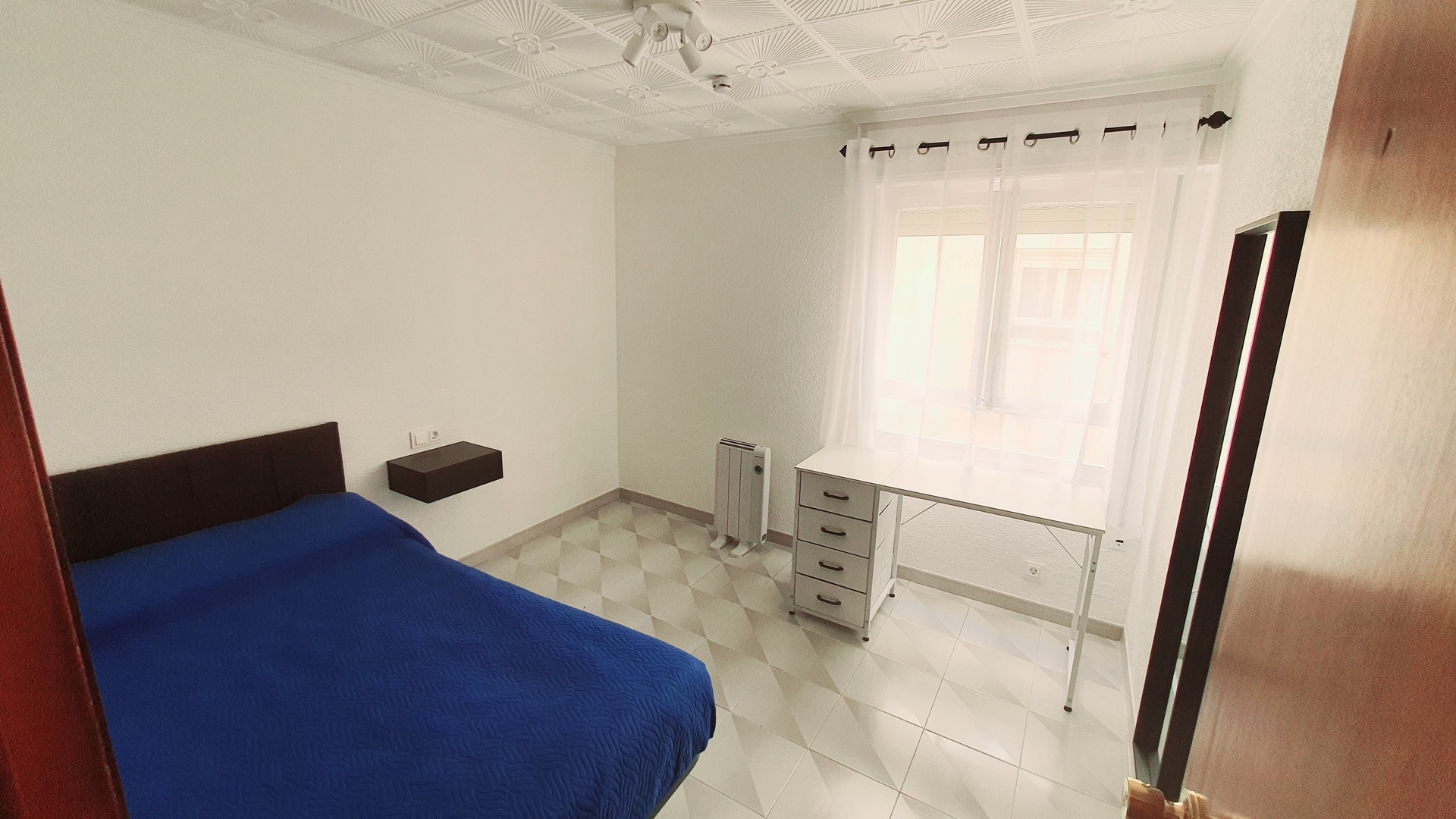 Habitació de lloguer, Oriola