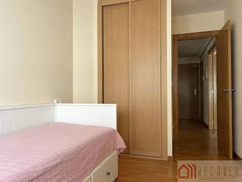 Piso de 65 m² en Ares