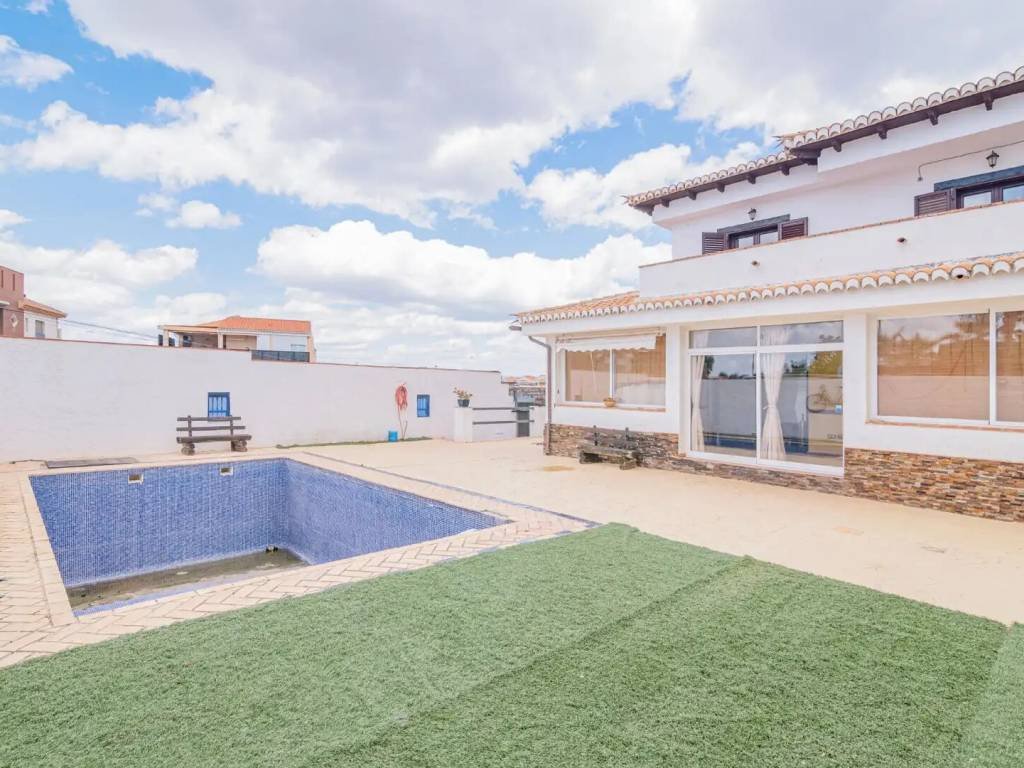 Casa de 350 m² en Las Gabias