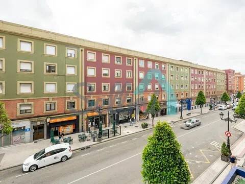 Piso de 101 m² en Oviedo