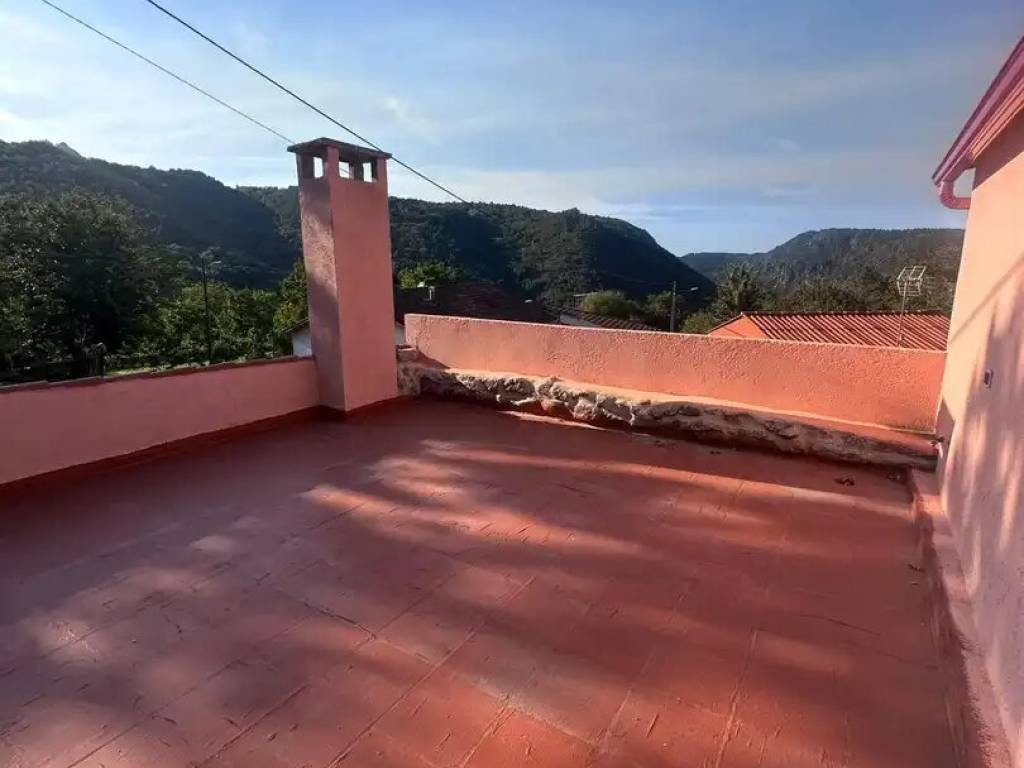 Casa de 95 m² en Parada de Sil
