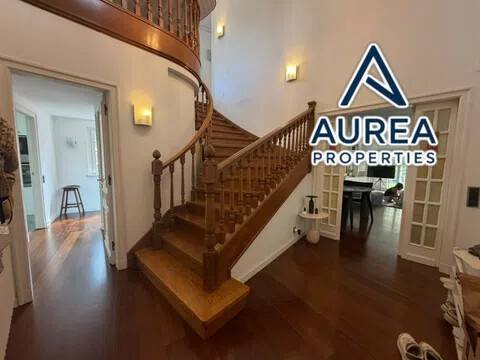 Haus 357 m² in Esplugues de Llobregat