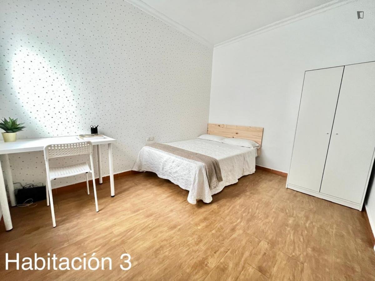 Habitació de lloguer, Santiponce