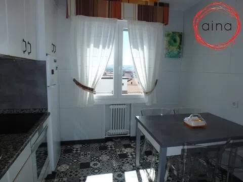 Piso de 80 m² en Pamplona