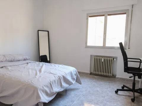 Habitación 140 m², Lérida