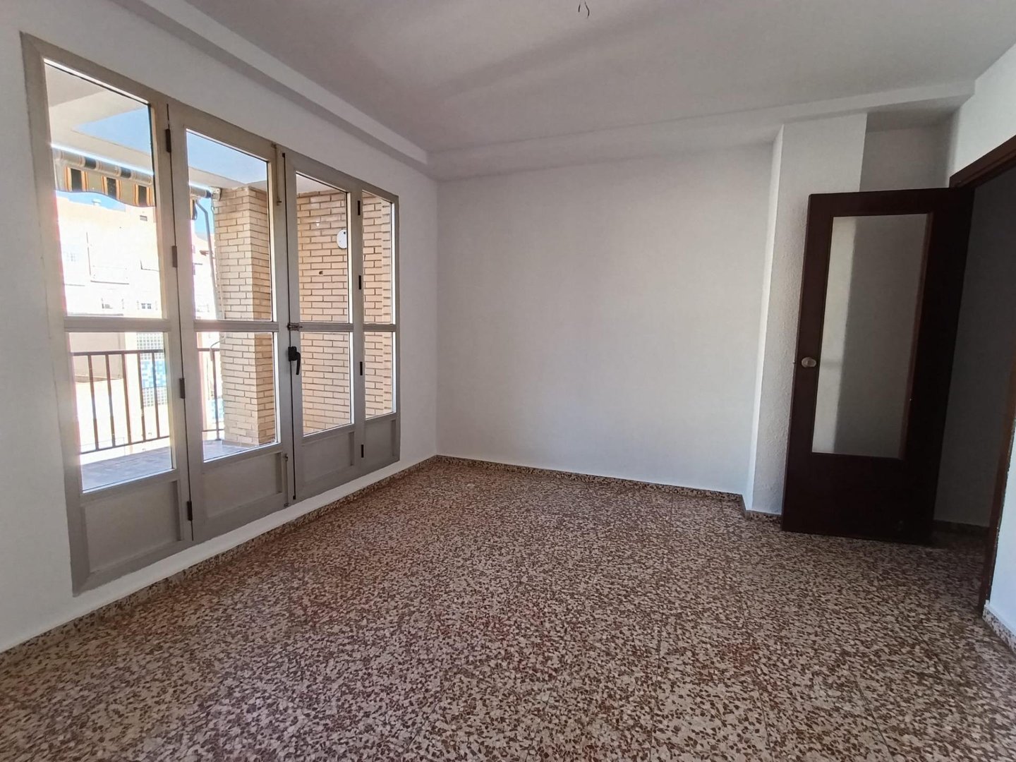 Piso de 80 m² en Adra