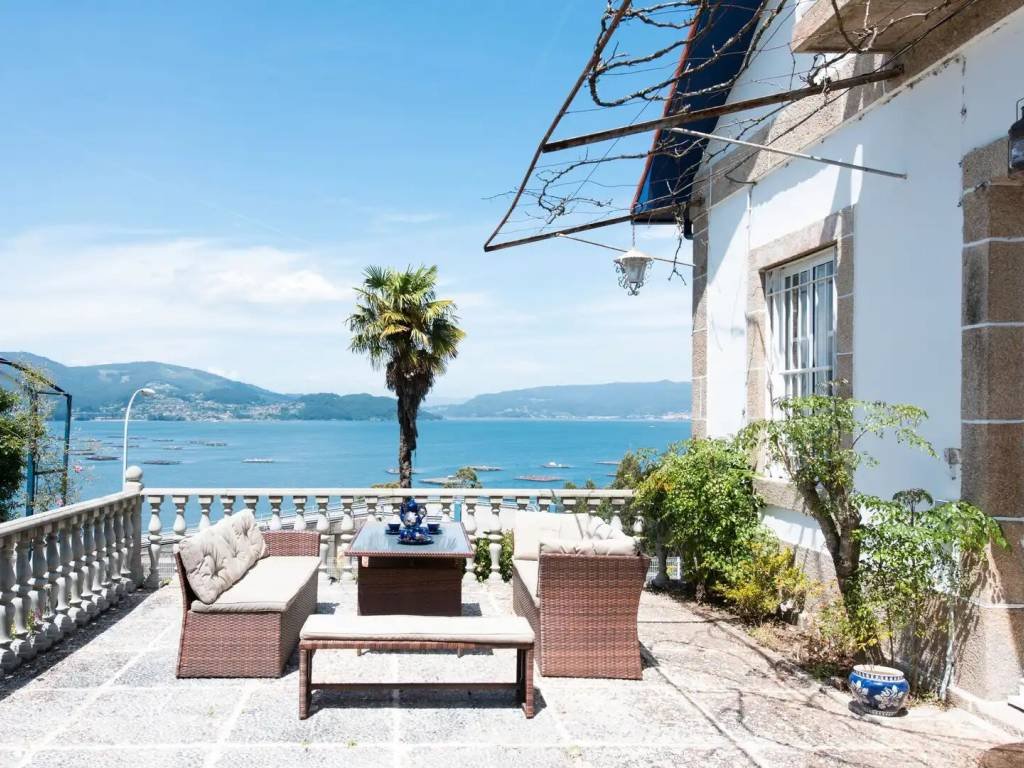 Casa de 400 m² en Redondela