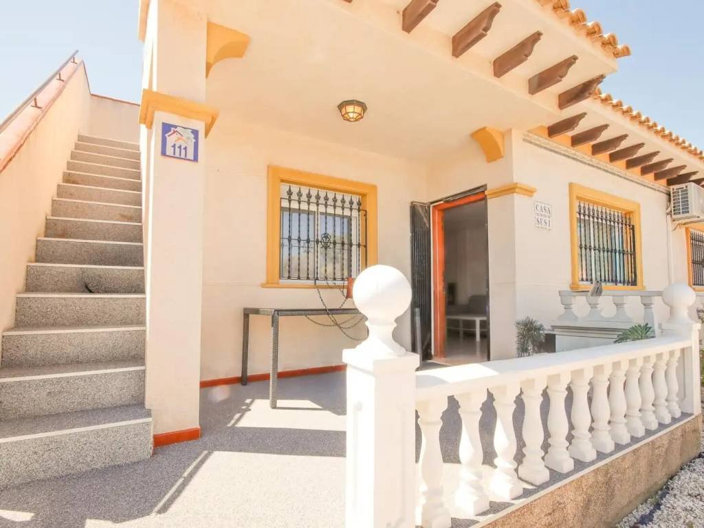 Casa de 61 m² a Oriola
