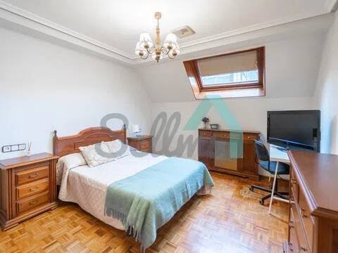 Piso de 107 m² en Oviedo