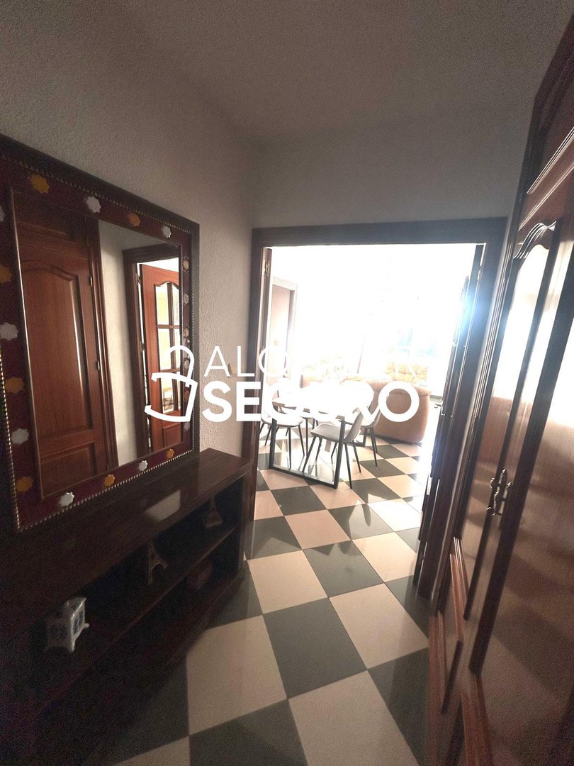 Piso de 100 m² en Granada