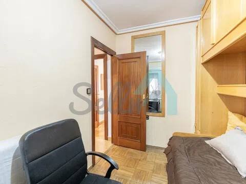 Piso de 80 m² en Oviedo