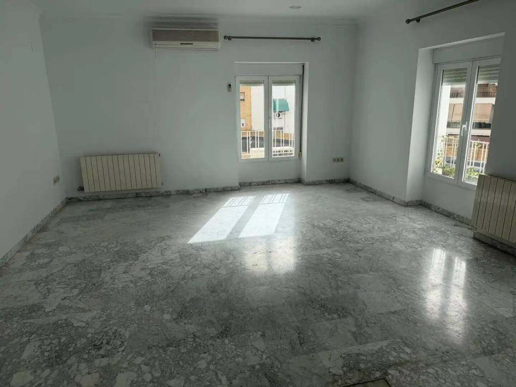 Piso de 130 m² en Granada