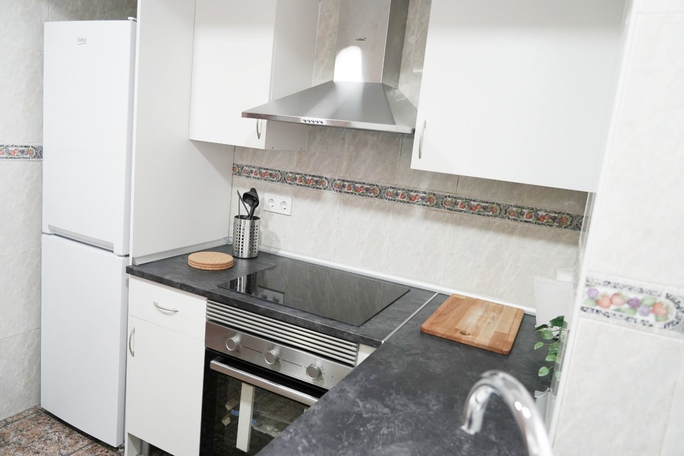 Zimmer 77 m², Valencia