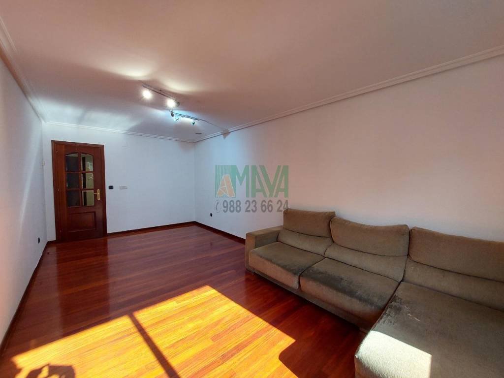 Pis de 98 m² a Ourense