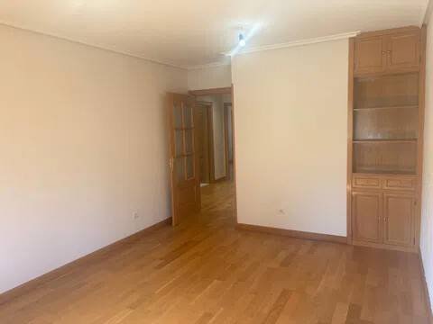 Piso de 89 m² en Oviedo
