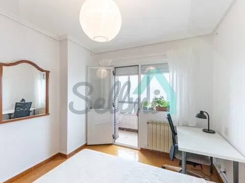Piso de 80 m² en Oviedo
