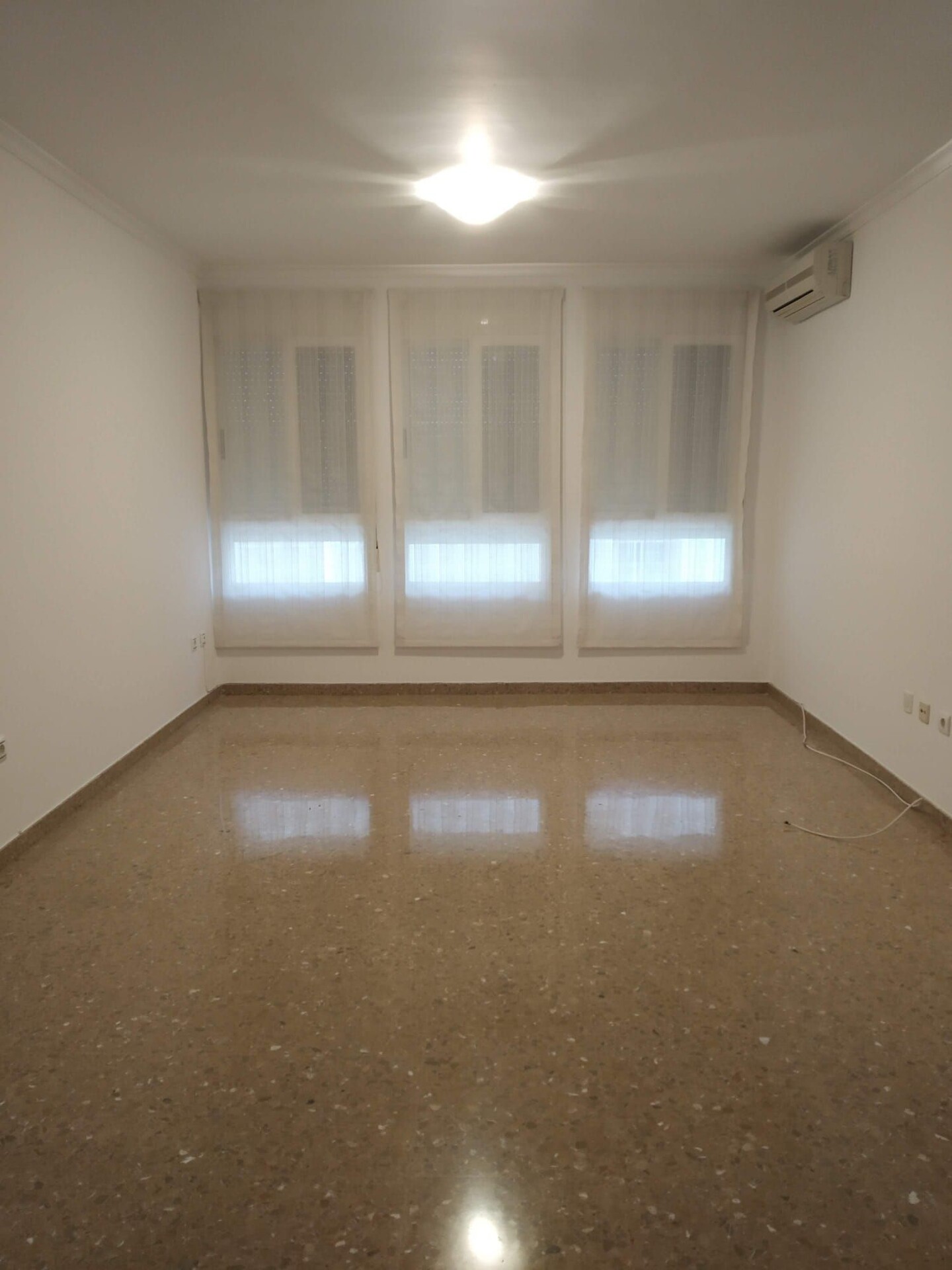 Piso de 100 m² en Manises