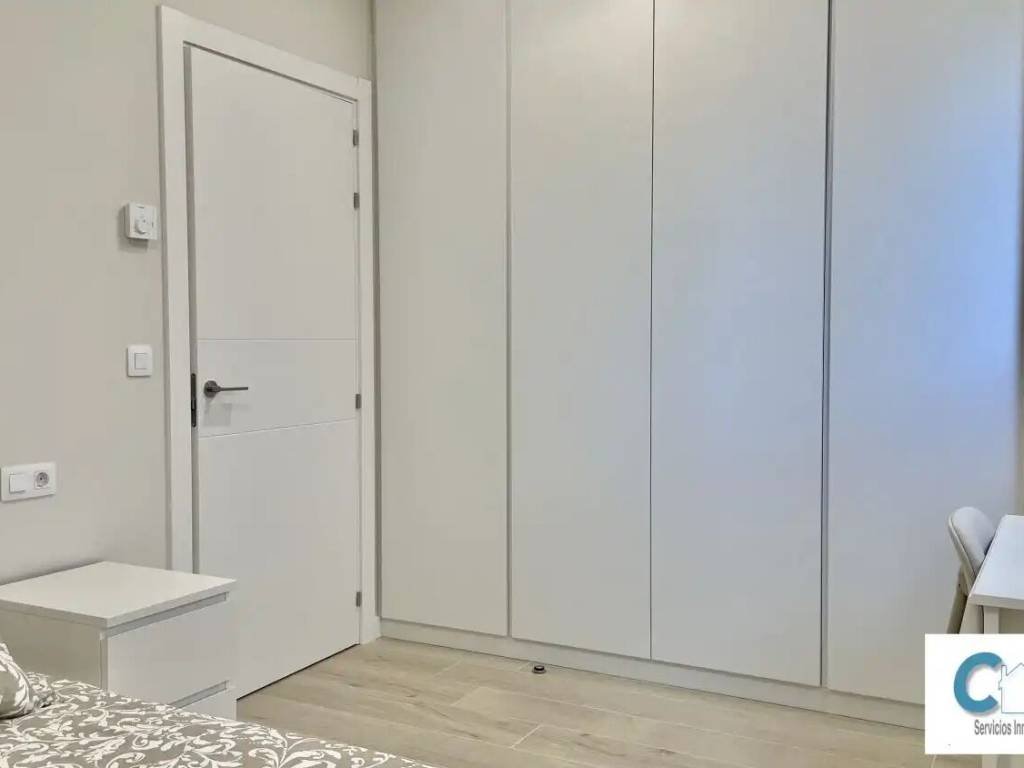 Piso de 80 m² en Pamplona