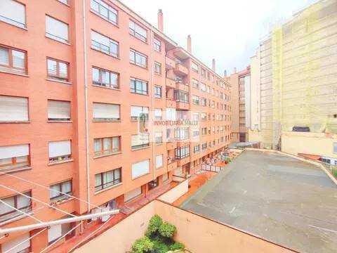 Piso de 113 m² en Oviedo