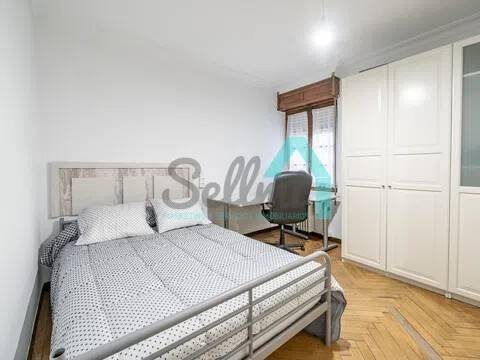 Pis de 136 m² a Oviedo