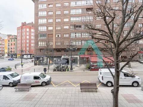 Piso de 80 m² en Oviedo