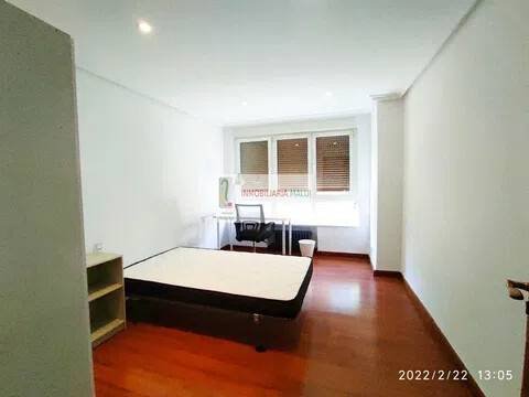Piso de 180 m² en Oviedo