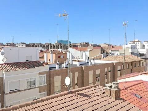 Piso de 90 m² en Zaragoza