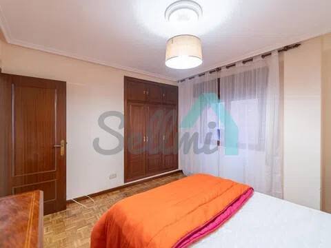 Piso de 105 m² en Oviedo