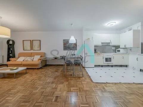 Piso de 89 m² en Oviedo