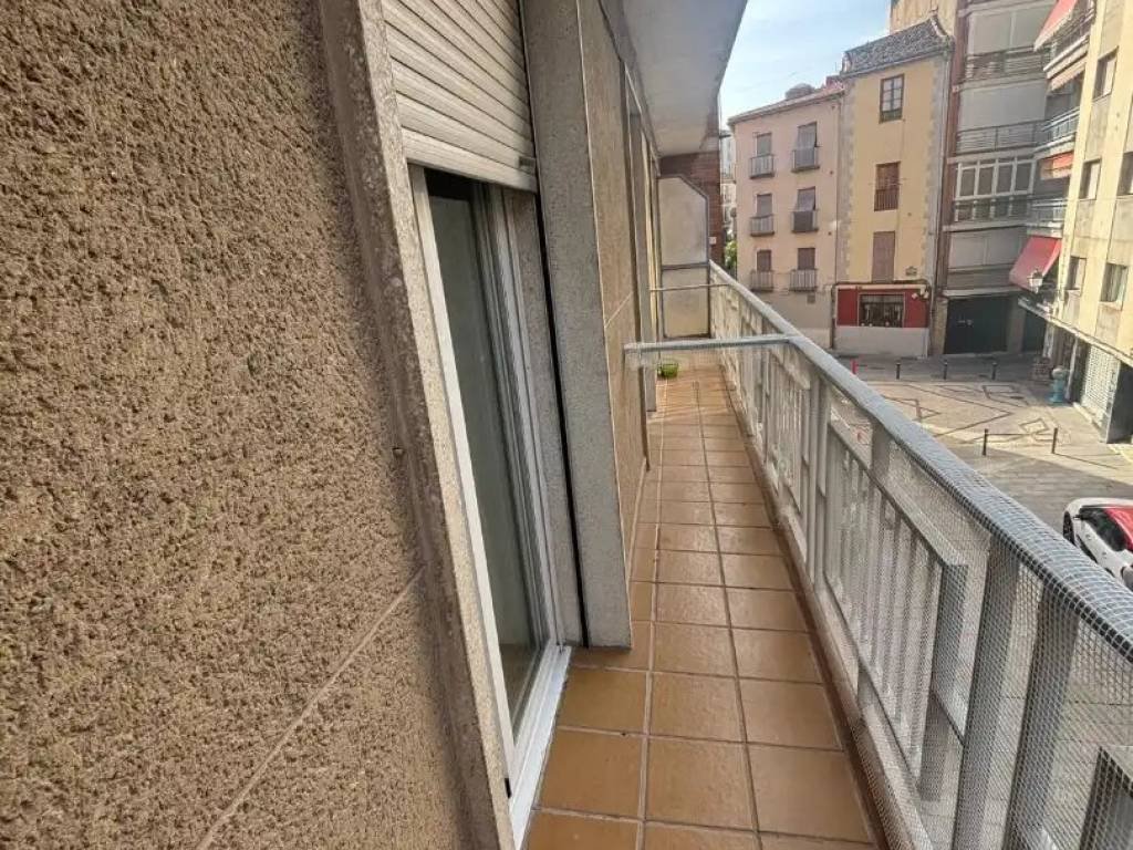 Piso de 90 m² en Granada