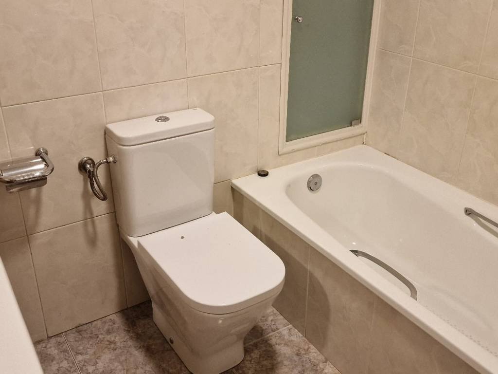 Habitación 140 m², Lérida