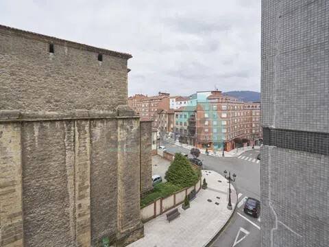 Piso de 86 m² en Oviedo