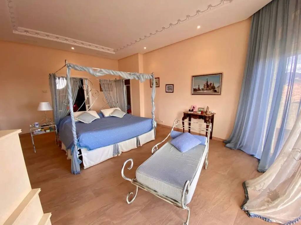 Casa de 800 m² en Estepona