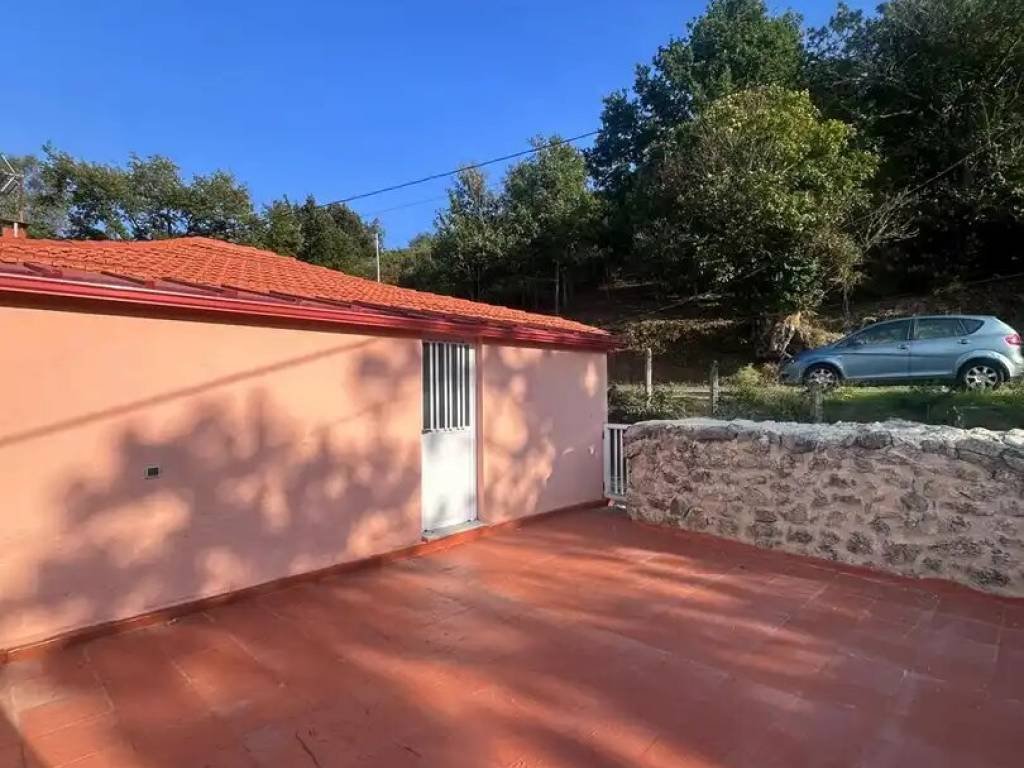 Casa de 95 m² en Parada de Sil