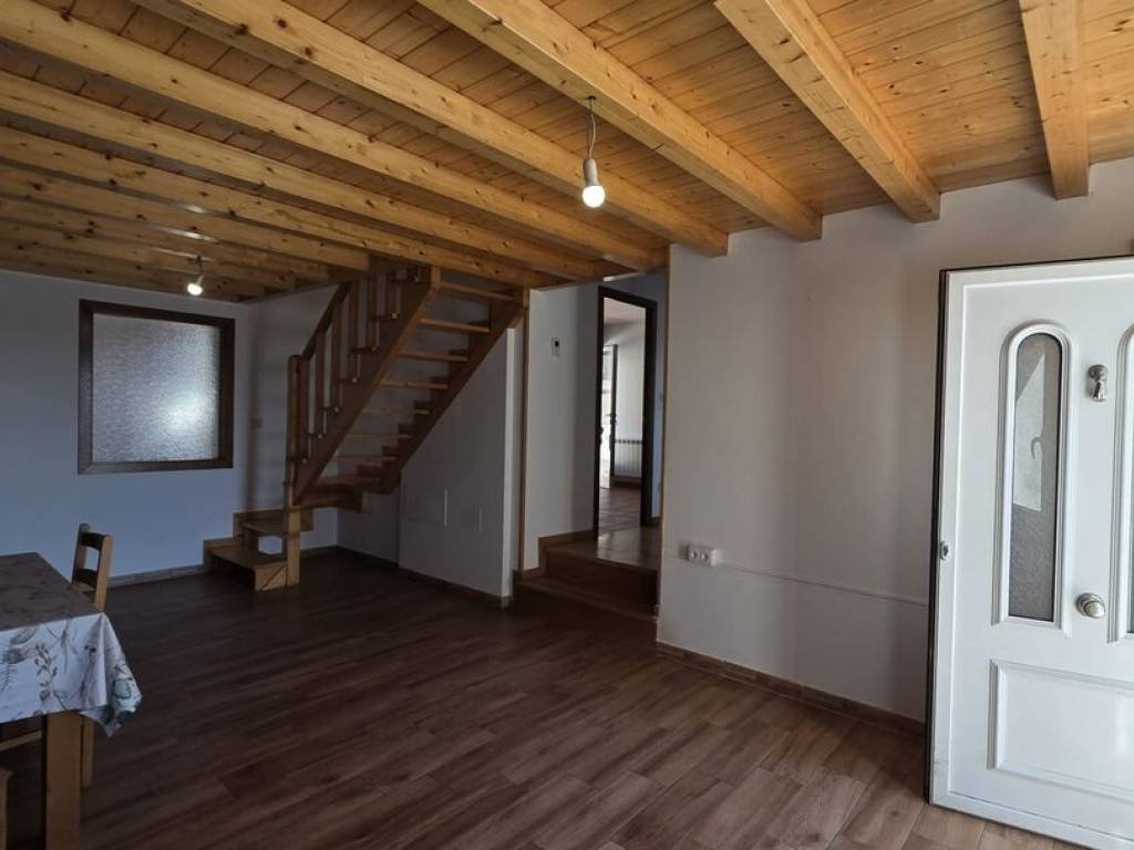 Casa de 180 m² en Teo