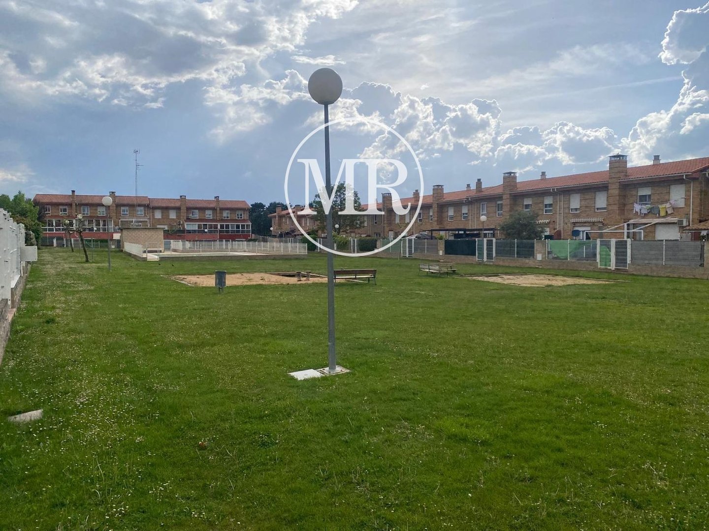 Appartement 210 m² à Monterrubio de Armuña