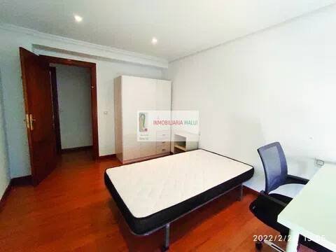 Piso de 180 m² en Oviedo