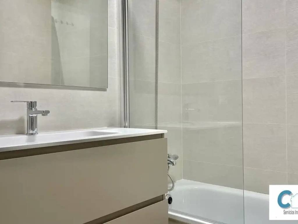 Piso de 80 m² en Pamplona