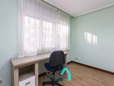 Piso de 65 m² en Oviedo