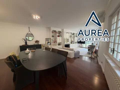 Haus 357 m² in Esplugues de Llobregat