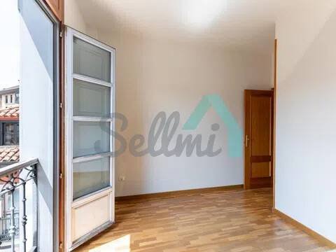 Piso de 69 m² en Oviedo
