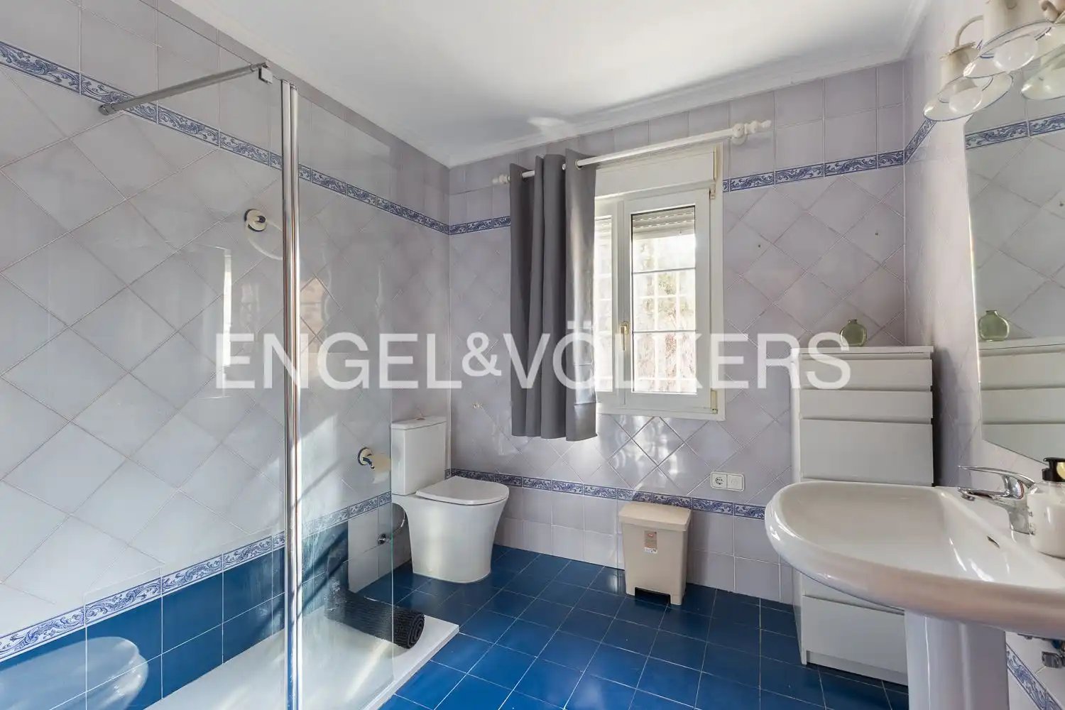 Casa de 238 m² en Paterna