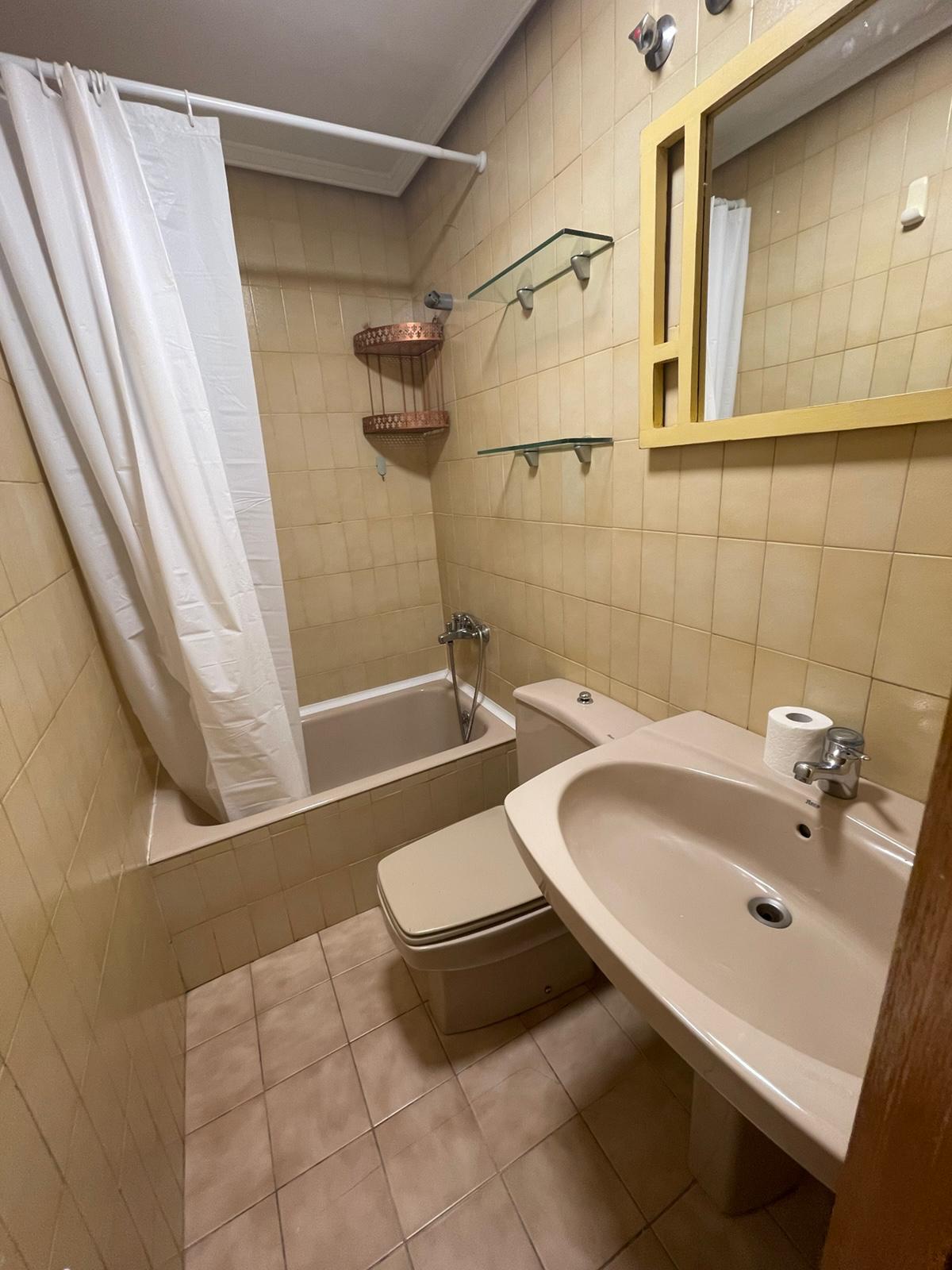 Habitación 95 m², Ourense