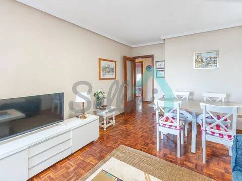 Piso de 98 m² en Castrillón